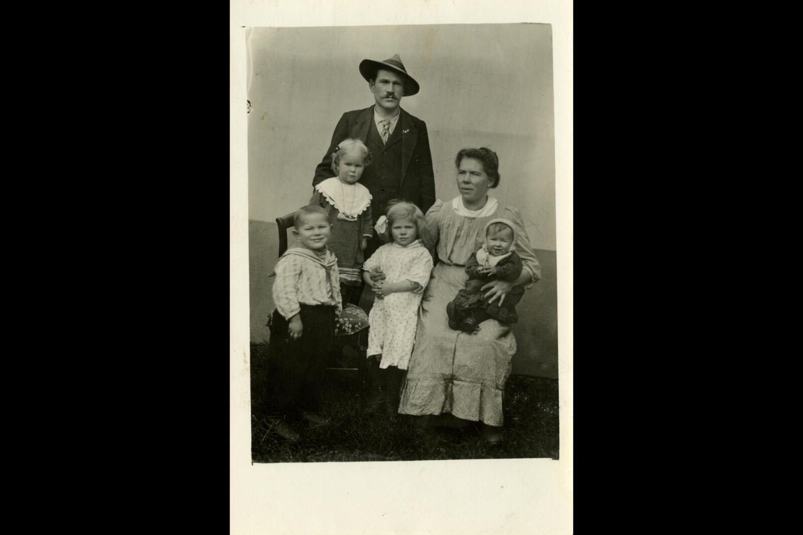 Fotoporträt einer jenischen Familie Fotoporträt einer jenischen Familie